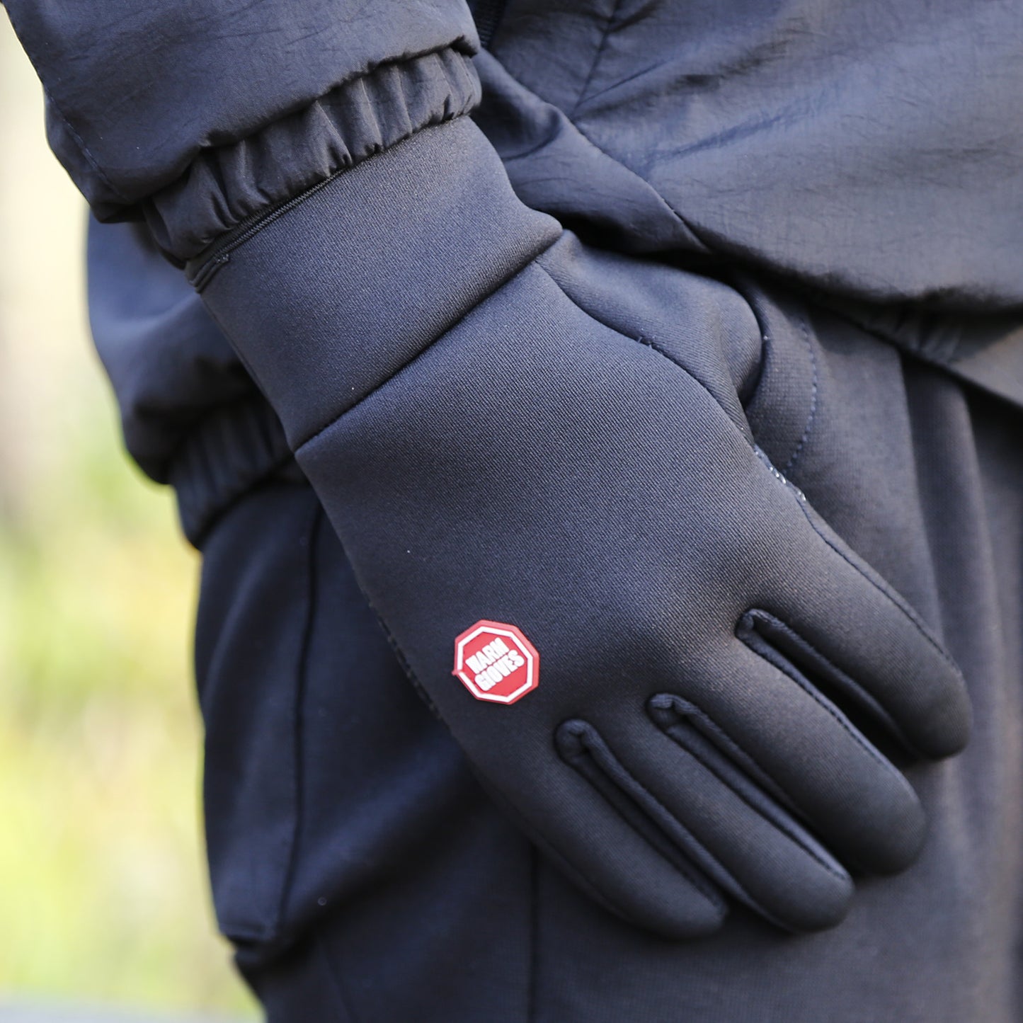 In Autumn And Winter, Warm gloves with velvet are used for cycling and skiing