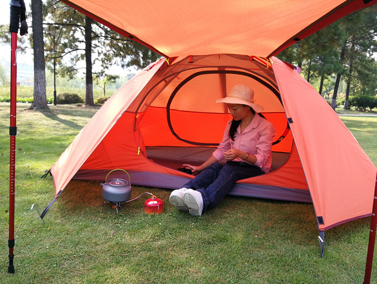 Aluminum pole professional rainproof and windproof camping tent