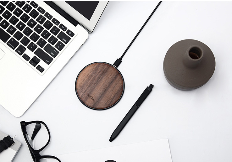 Peach Log Solid Wood Ultra-thin Fast Charge Wireless Charger