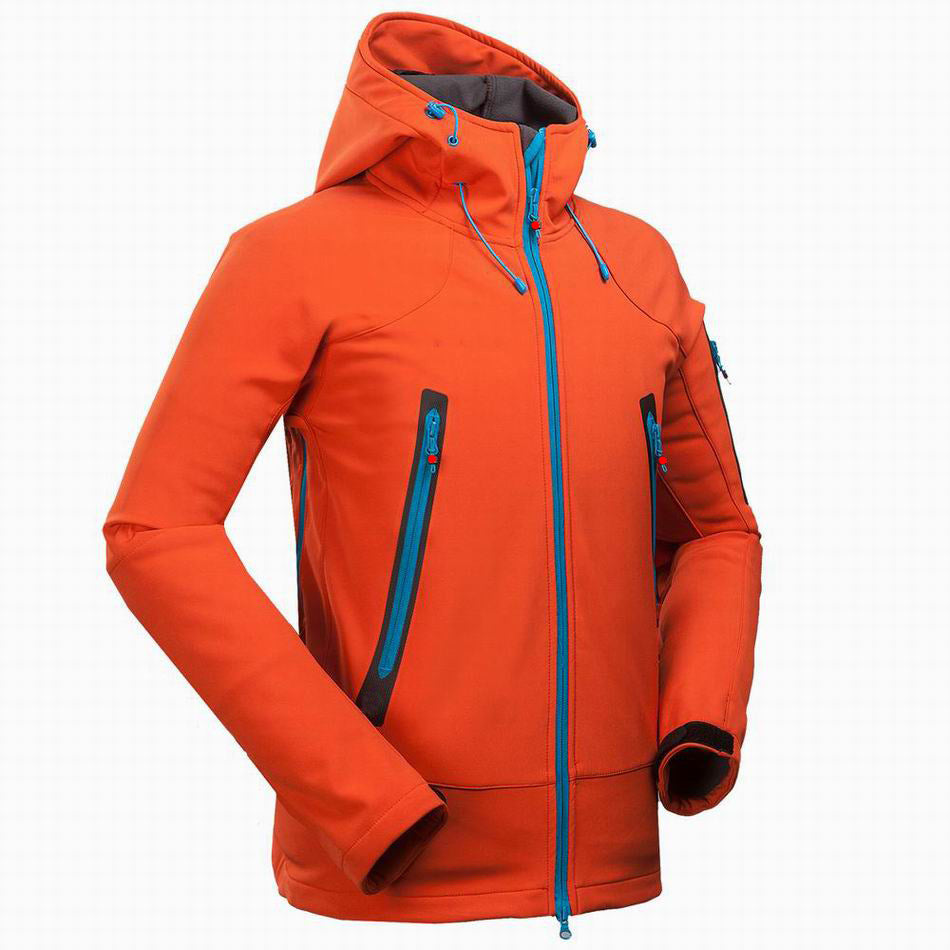 Men's outdoor mountaineering camping leisure sports rush garment and soft shell jacket wholesale price