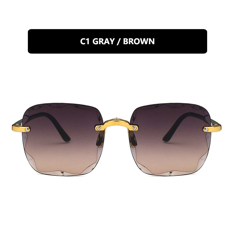 Square sunglasses with cut edges